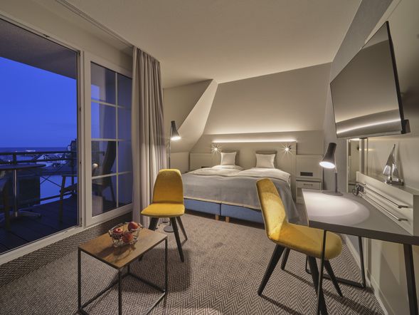 Komfort Doppelzimmer mit Seeblick und Balkon