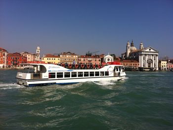 Romantisch Venedig mit Gondelfahrt im Deluxe Zimmer