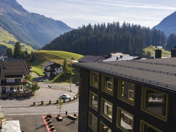 Dem Gipfel entgegen – Wandererlebnis mit geführter Bergtour inklusive Halbpension | 4 Tage Berghotel kleiner Biber in Warth am Arlberg, Vorarlberg inkl. Halbpension