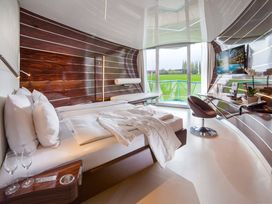 Erding Ahoi: 2 Tage die größte Therme der Welt pur!