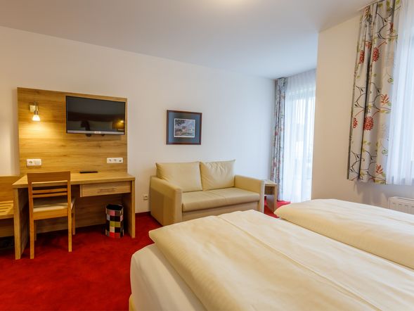 Doppelzimmer Komfort mit Balkon oder Terrasse 25-30m²
