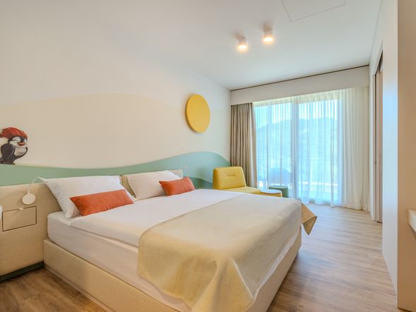Familienzimmer Komfort mit 2 Zustellbetten, Waldblick