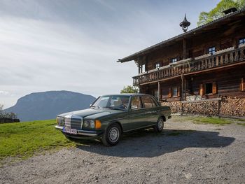 Grüner Stern - AlpenSchlössl Bergdoktor-Mercedes