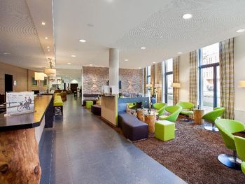 2 Tage mit Frühstück im Holiday Inn Express Augsburg