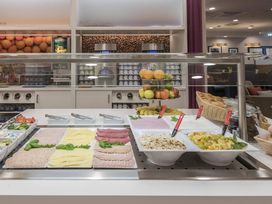 2 Tage im Hampton By Hilton Hamburg mit Frühstück