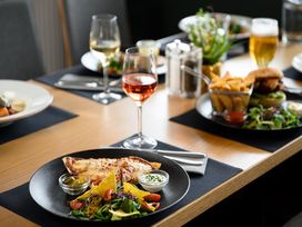 2 Tage Kurzurlaub mit Frühstück im Novotel Budapest Danube