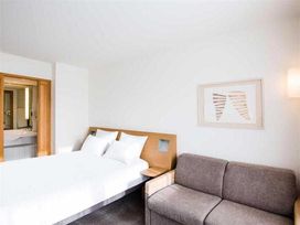 2 Tage mit Frühstück im Hotel Novotel Aachen City