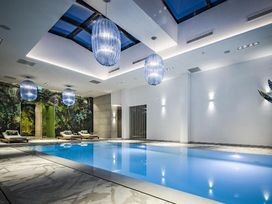 7 Tage in der größten Einkaufsstadt des Ostens