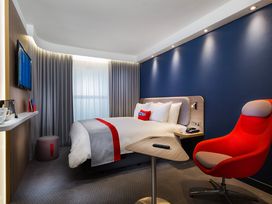 2 Tage mit Frühstück im Holiday Inn Express Wiesbaden