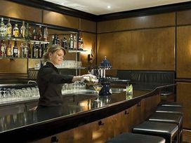 Deggendorf trifft London - 2 Tage im SCOTTY + PAUL Hotel Deggendorf