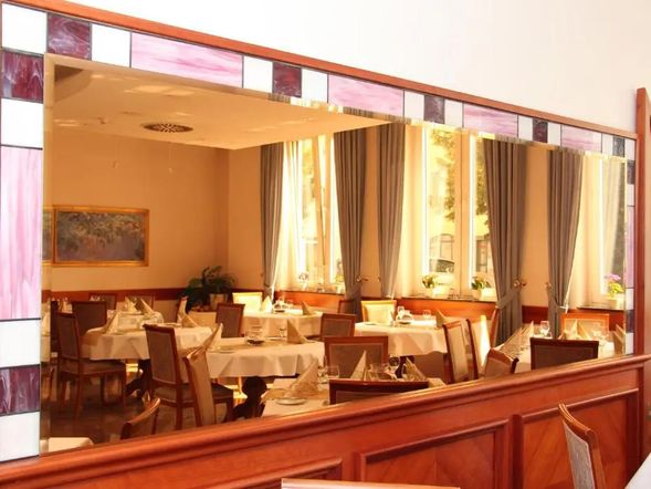 Hotel Ascania
