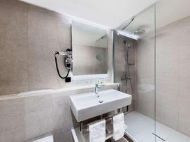 3 Tage im Hotel NH Amsterdam Schiller