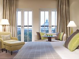 2 Tage Erholung und Luxus in der Landeshauptstadt