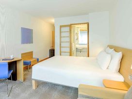 2 Tage mit Frühstück im Hotel Novotel Aachen City