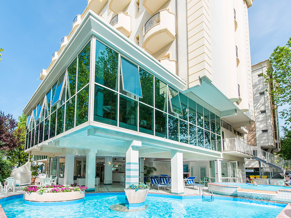 6 Tage Dolce Vita - Urlaub am Strand von Cesenatico Hotel Michelangelo, Emilia-Romagna inkl. Halbpension