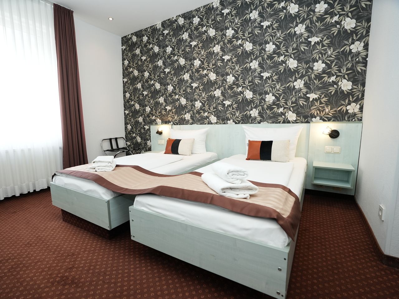 Hotel Attaché