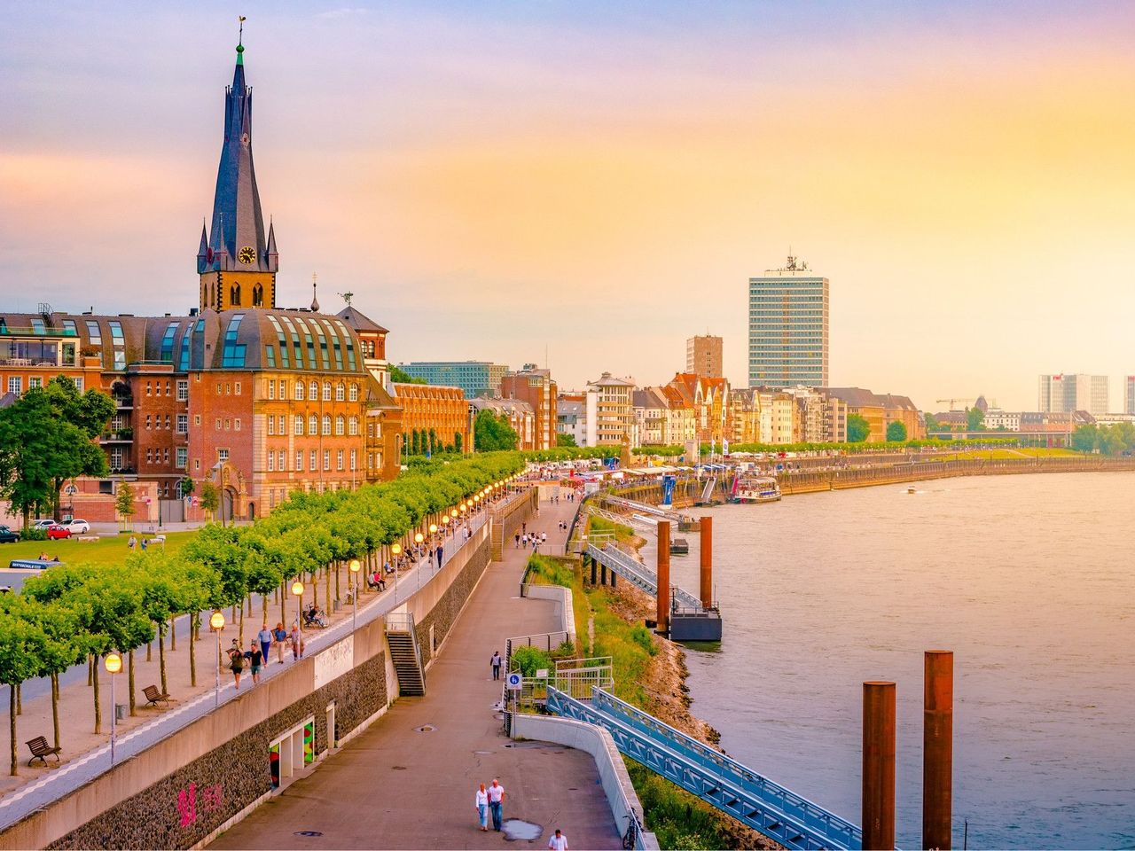 Düsseldorf erleben mit Frühstück & Dinner / 3 Tage