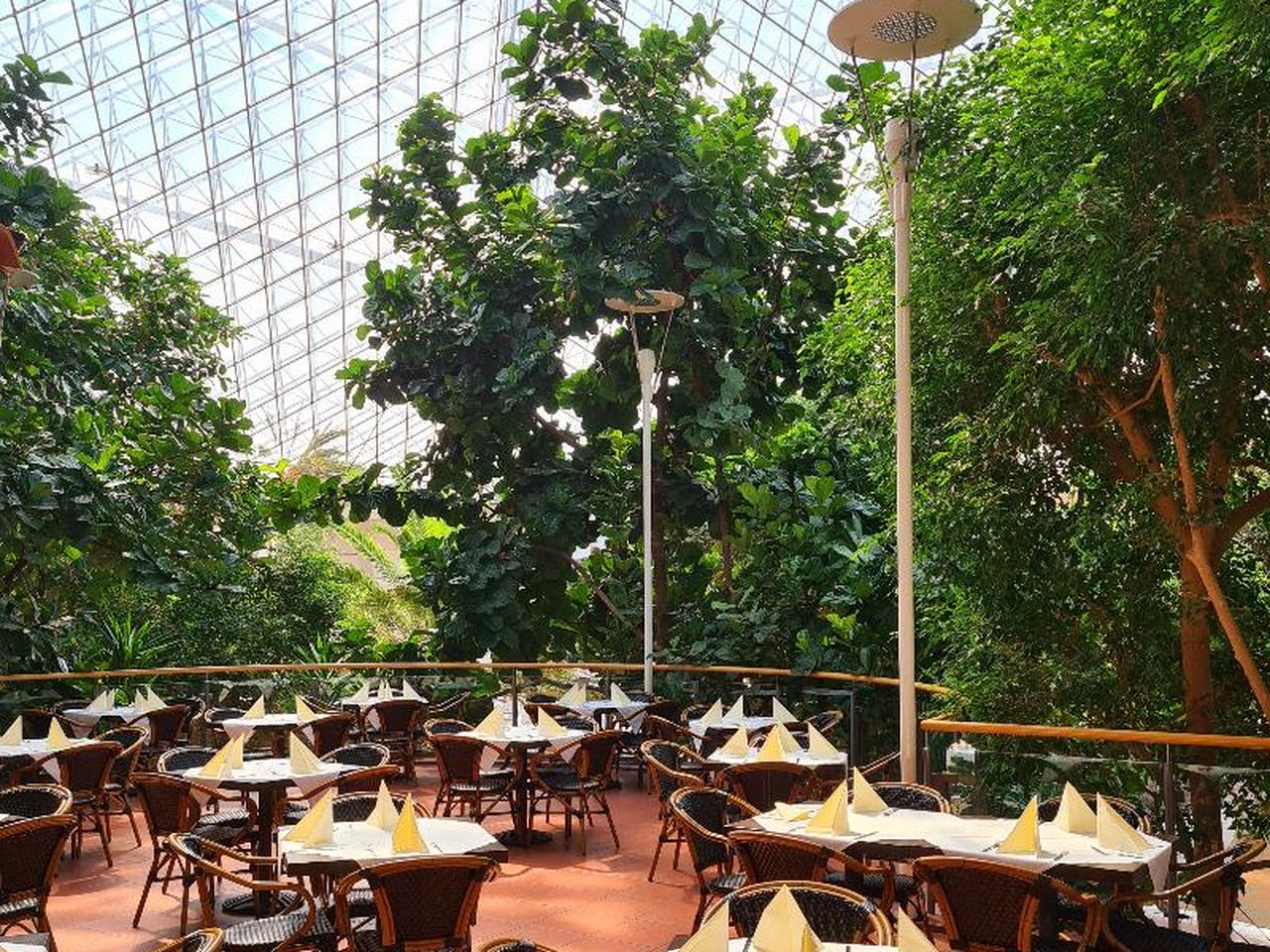 Auszeit 8 Tage mit Frühstück im Eventhotel Pyramide