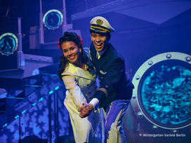AHOI - Swing, Dinner & Acrobatics im Wintergarten Varieté Berlin mit Ticket und Hotel