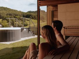 Wellnesszeit im einzigartigen Wohlfühlhotel im Thermen- & Vulkanland inkl. Abendmenü | 4 Nächte