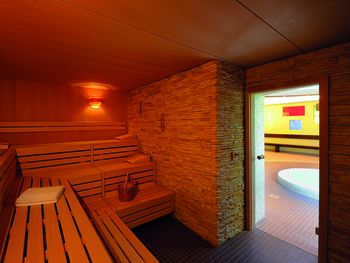 Entspannungszeit Therme & Massage