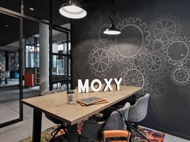 2 Tage Kurzurlaub mit Frühstück im Moxy Hamburg Altona