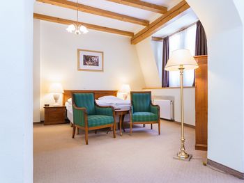 Wellnesszeit in Karlsbad mit Massage & Stadtführung