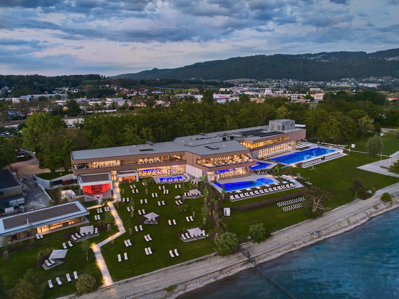 Therme Lindau und die historische Altstadt Wangen