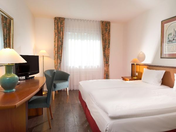 Entdecke Berlin mit Dungeon (4 Nächte) in Hennigsdorf Frühstück