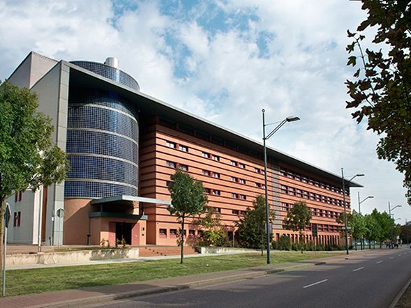 TRYP by Wyndham Halle