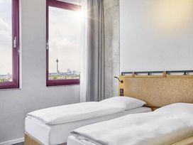 Düsseldorf entdecken – 3 Tage / 2 Nächte Städtetrip am Rhein