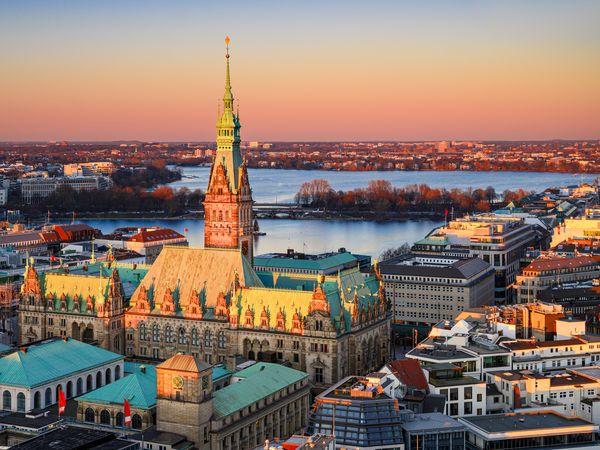 Hansestadt erkunden im Steigenberger Hotel Hamburg Frühstück