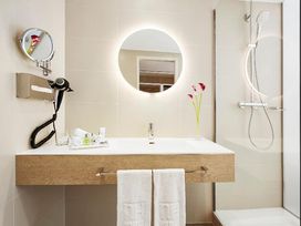 4 Tage im NH Collection Hamburg City 