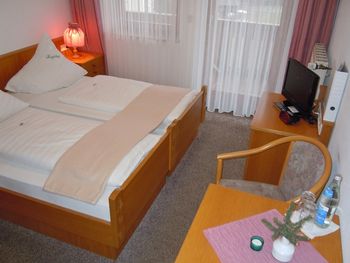 Bild 9 von 25