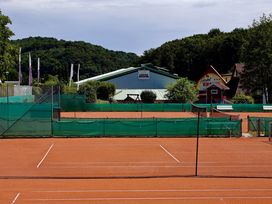 Silvester mit Galadinner & Live-Musik im Burgenland