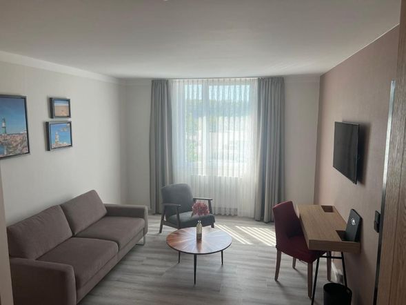 Juniorsuite/n