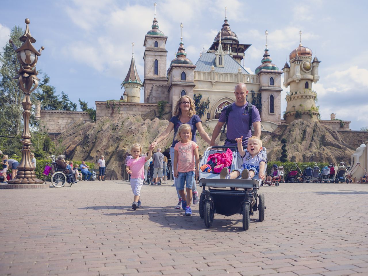 Familienzeit im märchenhafteste Freizeitpark Europas