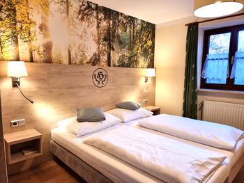 Novembersonne: Wochenende am See mit Kristalltherme