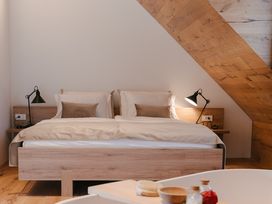 3 Tage - Wellness & Genuss für Zwei - Luxusmomente zwischen Weinbergen und Karst