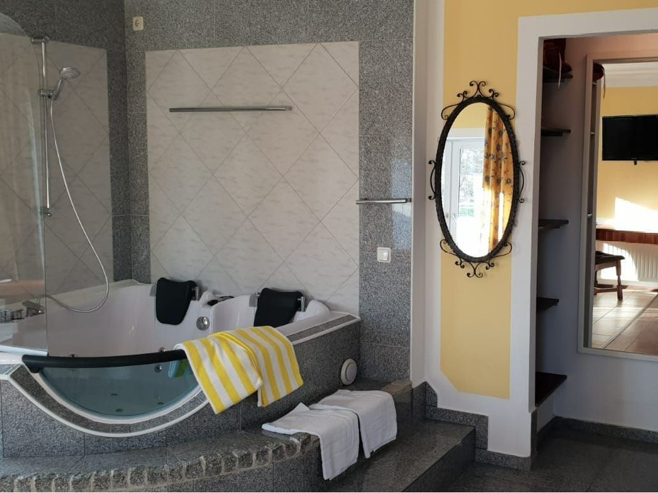 Doppelzimmer Exklusiv mit Whirlpool