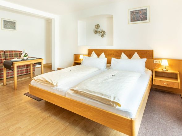 Hotel-Landgasthof ZUM PFLUG