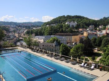 Kuraufenthalt mit Behandlungen und Thermalschwimmbad