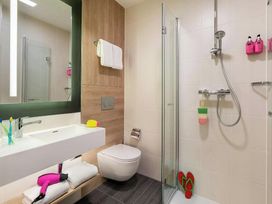 2 Tage im Moxy Berlin Ostbahnhof mit Frühstück