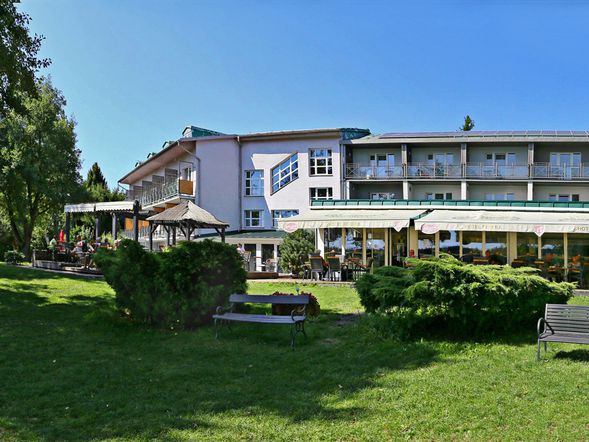 Riviera Hotel