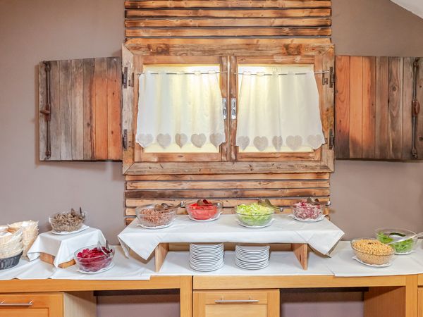 4 Tage KurzMalDolomiten: Hotel Dolomiti Chalet zum Bestpreis in Trient (Trento), Trentino-Südtirol inkl. Halbpension