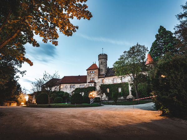 4 Tage Schlossromantik: Kuschelzeit ist Wir-Zeit in Ahorn, Bayern inkl. Halbpension