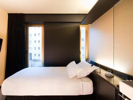 2 Tage Kurzurlaub mit Frühstück im Axel Hotel Berlin