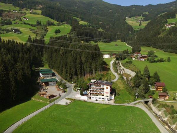 8 Tage Winter & Wellness in den Bergen | 7 Nächte in Fügen, Tirol inkl. Halbpension