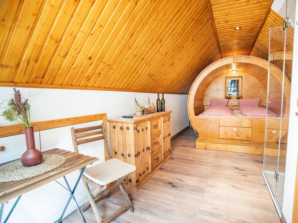 Weinfass-Chalet