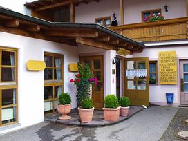 Wein, Wellness und Genuss / Gaumenschmaus & Saunaduft